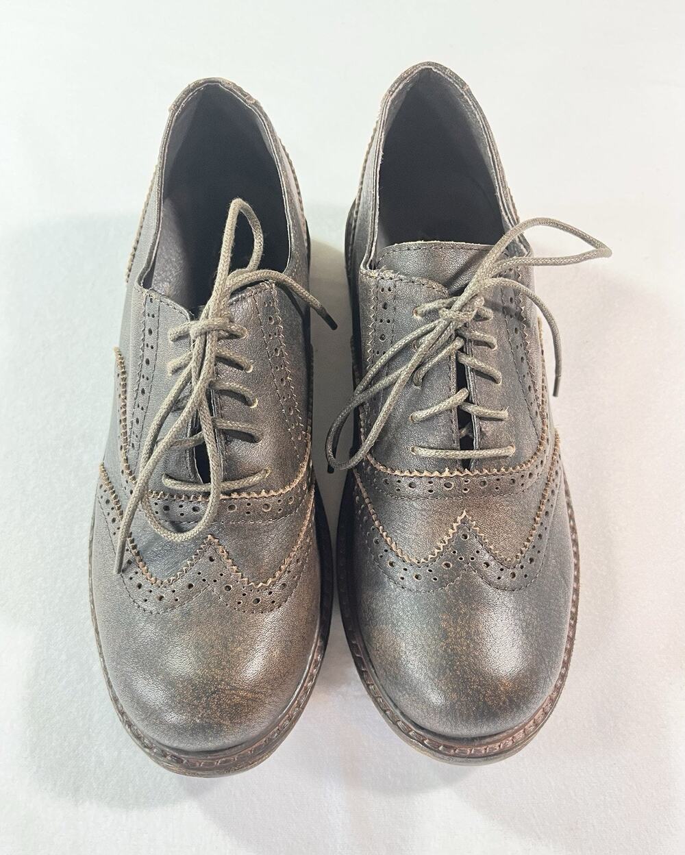 NWOT ZiGi Girl Brown Oxfords, Size 6